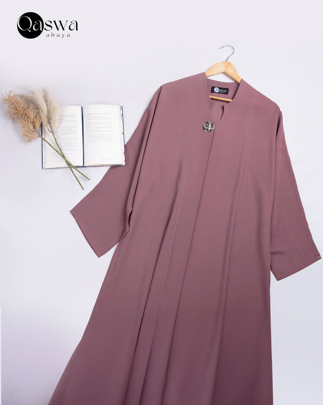 Plush Abaya With Gleaming Brooch